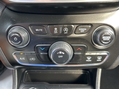 Used 2020 Jeep Cherokee 4d SUV 4WD Latitude Plus Altitude 3.2L at Clutts Auto Sales near Hazard, KY