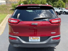 Used 2015  Jeep Cherokee 4d SUV 4WD Latitude at Clutts Auto Sales near Hazard&comma; KY