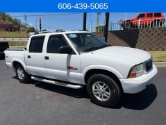 Used 2003  GMC Sonoma Pickup 4WD Crew Cab ZR5 at Clutts Auto Sales near Hazard&comma; KY