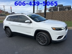 Used 2019  Jeep Cherokee 4d SUV FWD Latitude 3&period;2L at Clutts Auto Sales near Hazard&comma; KY