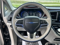 Used 2017 Chrysler Pacifica 4d Wagon Limited at Clutts Auto Sales near Hazard, KY