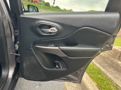 Used 2019 Jeep Cherokee 4d SUV 4WD Latitude Plus 2.4L at Clutts Auto Sales near Hazard, KY