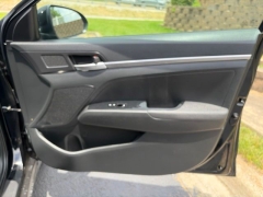 Used 2019  Hyundai Elantra 4d Sedan SE Auto at Clutts Auto Sales near Hazard&comma; KY