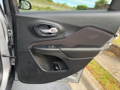 Used 2016  Jeep Cherokee 4d SUV 4WD Latitude at Clutts Auto Sales near Hazard&comma; KY