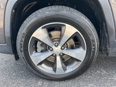 Used 2019 Jeep Cherokee 4d SUV 4WD Limited 3.2L at Clutts Auto Sales near Hazard, KY