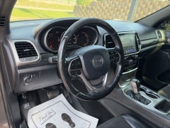 Used 2020  Jeep Grand Cherokee 4d SUV 2WD Laredo at Clutts Auto Sales near Hazard&comma; KY