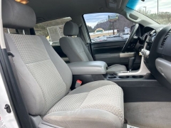 Used 2007  Toyota Tundra 4WD CrewMax Cab SR5 5&period;7L at Clutts Auto Sales near Hazard&comma; KY