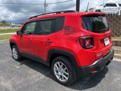 Used 2019 Jeep Renegade 4d SUV 4WD Latitude at Clutts Auto Sales near Hazard, KY