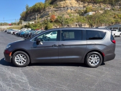 Used 2023  Chrysler Pacifica Touring L FWD at Clutts Auto Sales near Hazard&comma; KY