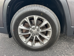 Used 2019 Jeep Cherokee 4d SUV 4WD Latitude Plus 2.4L at Clutts Auto Sales near Hazard, KY