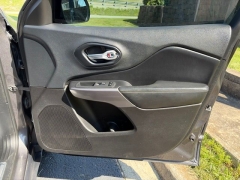 Used 2019  Jeep Cherokee 4d SUV 4WD Limited 2&period;0L Turbo at Clutts Auto Sales near Hazard&comma; KY