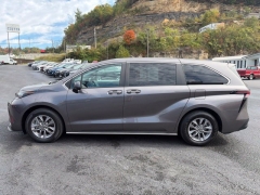 Used 2023  Toyota Sienna LE FWD 8-Passenger at Clutts Auto Sales near Hazard&comma; KY
