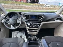 Used 2020  Chrysler Pacifica 4d Wagon Touring at Clutts Auto Sales near Hazard&comma; KY