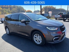 Used 2023  Chrysler Pacifica Touring L FWD at Clutts Auto Sales near Hazard&comma; KY