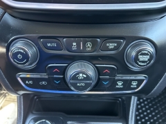 Used 2020 Jeep Cherokee 4d SUV 4WD Trailhawk 3.2L at Clutts Auto Sales near Hazard, KY