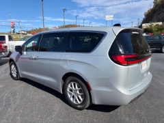 Used 2024  Chrysler Pacifica Touring L FWD at Clutts Auto Sales near Hazard&comma; KY