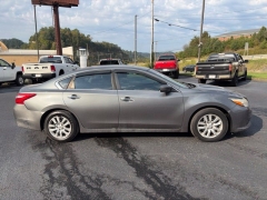 Used 2016  Nissan Altima 4d Sedan 2&period;5L S at Clutts Auto Sales near Hazard&comma; KY