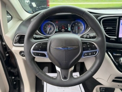 Used 2023  Chrysler Pacifica Touring L FWD at Clutts Auto Sales near Hazard&comma; KY