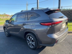 Used 2022  Toyota Highlander XLE AWD at Clutts Auto Sales near Hazard&comma; KY