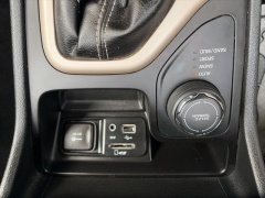 Used 2016  Jeep Cherokee 4d SUV 4WD Latitude at Clutts Auto Sales near Hazard&comma; KY