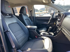 Used 2021  GMC Canyon 4WD Crew Cab 128" AT4 w&sol;Leather at Clutts Auto Sales near Hazard&comma; KY