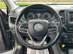 Used 2019  Jeep Cherokee 4d SUV FWD Latitude Plus 2.4L at Clutts Auto Sales near Hazard, KY