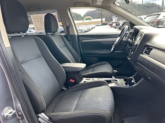 Used 2016  Mitsubishi Outlander 4d SUV AWC SE at Clutts Auto Sales near Hazard, KY