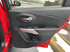 Used 2017  Jeep Cherokee 4d SUV 4WD Trailhawk V6 at Clutts Auto Sales near Hazard&comma; KY