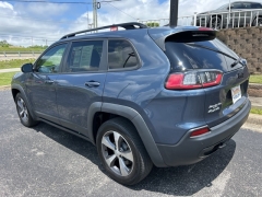 Used 2020 Jeep Cherokee 4d SUV 4WD Latitude North 3.2L at Clutts Auto Sales near Hazard, KY
