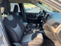 Used 2015  Jeep Cherokee 4d SUV 4WD Sport at Clutts Auto Sales near Hazard&comma; KY