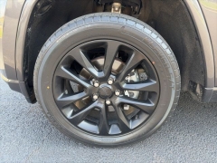 Used 2020  Jeep Grand Cherokee 4d SUV 2WD Laredo at Clutts Auto Sales near Hazard&comma; KY