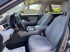 Used 2022  Toyota Highlander LE FWD at Clutts Auto Sales near Hazard&comma; KY
