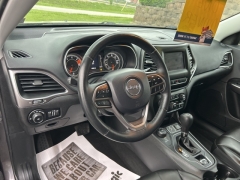 Used 2019 Jeep Cherokee 4d SUV 4WD Latitude Plus 2.4L at Clutts Auto Sales near Hazard, KY