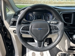 Used 2020  Chrysler Pacifica 4d Wagon Touring at Clutts Auto Sales near Hazard, KY