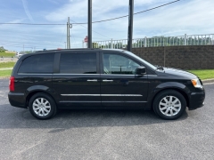 Used 2015 Chrysler Town & Country 4d Wagon Touring at Clutts Auto Sales near Hazard, KY
