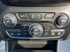 Used 2019 Jeep Cherokee 4d SUV 4WD Limited 3.2L at Clutts Auto Sales near Hazard, KY