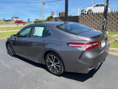 Used 2020  Toyota Camry 4d Sedan SE at Clutts Auto Sales near Hazard&comma; KY