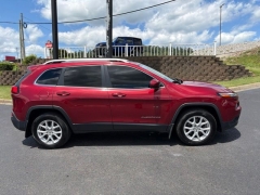 Used 2015  Jeep Cherokee 4d SUV 4WD Latitude at Clutts Auto Sales near Hazard&comma; KY