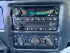 Used 2003  GMC Sonoma Pickup 4WD Crew Cab ZR5 at Clutts Auto Sales near Hazard&comma; KY