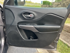 Used 2019 Jeep Cherokee 4d SUV 4WD Limited 2.0L Turbo at Clutts Auto Sales near Hazard, KY