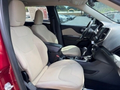 Used 2015  Jeep Cherokee 4d SUV 4WD Latitude at Clutts Auto Sales near Hazard&comma; KY