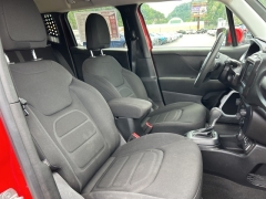 Used 2019 Jeep Renegade 4d SUV 4WD Latitude at Clutts Auto Sales near Hazard, KY