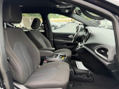 Used 2023  Chrysler Pacifica Touring FWD at Clutts Auto Sales near Hazard&comma; KY