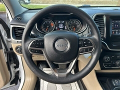 Used 2019  Jeep Cherokee 4d SUV FWD Latitude 3&period;2L at Clutts Auto Sales near Hazard&comma; KY
