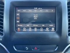 Used 2019 Jeep Cherokee 4d SUV 4WD Latitude Plus 2.4L at Clutts Auto Sales near Hazard, KY