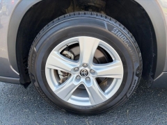 Used 2022  Toyota Highlander LE FWD at Clutts Auto Sales near Hazard&comma; KY