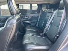 Used 2019 Jeep Cherokee 4d SUV 4WD Limited 3.2L at Clutts Auto Sales near Hazard, KY