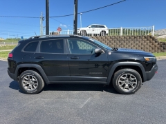 Used 2020 Jeep Cherokee 4d SUV 4WD Trailhawk 3.2L at Clutts Auto Sales near Hazard, KY