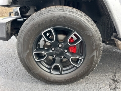 Used 2018  Jeep Wrangler JK Unlimited 4d SUV 4WD Sahara Altitude at Clutts Auto Sales near Hazard&comma; KY