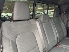 Used 2022  Ram 1500 4WD Big Horn Crew Cab 5'7" Box at Clutts Auto Sales near Hazard&comma; KY